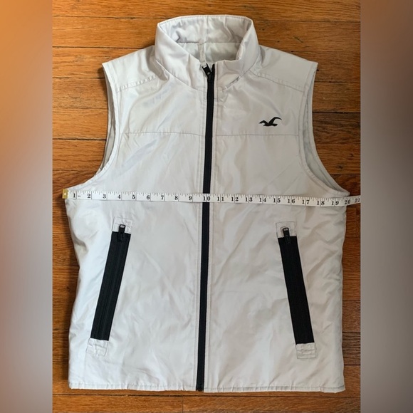 Hollister Light Grey Vest - Picture 8 of 9